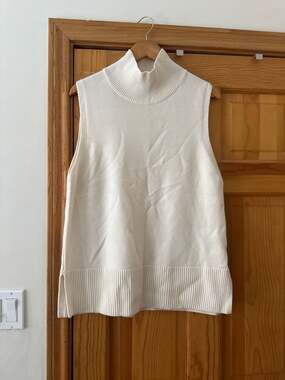 Aritzia Babaton 100% Wool Byline Vest Mock Neck Sweater in Matte Pearl